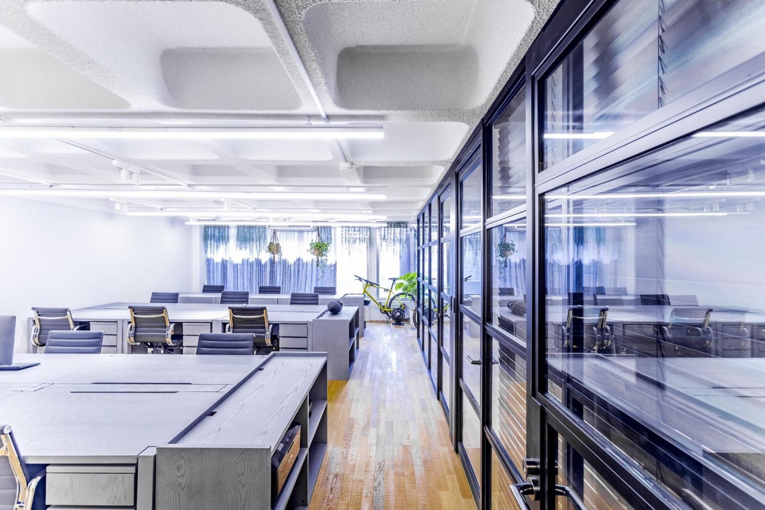 【経理】経理部門での実務経験必須（3年程度）！アクティブな働き方をしたい方必見！「家具のサブスクリプションサービス」の新市場を創造するサービス展開企業の画像