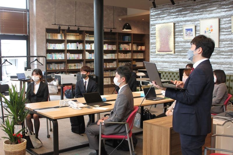 【設立間もない新事務所】所長の右腕として、事務所の成長を一緒に創るポジション！裁量を持って幅広く活躍！経営計画の策定や資金調達支援など幅広いサービスを提供している税理士法人の画像