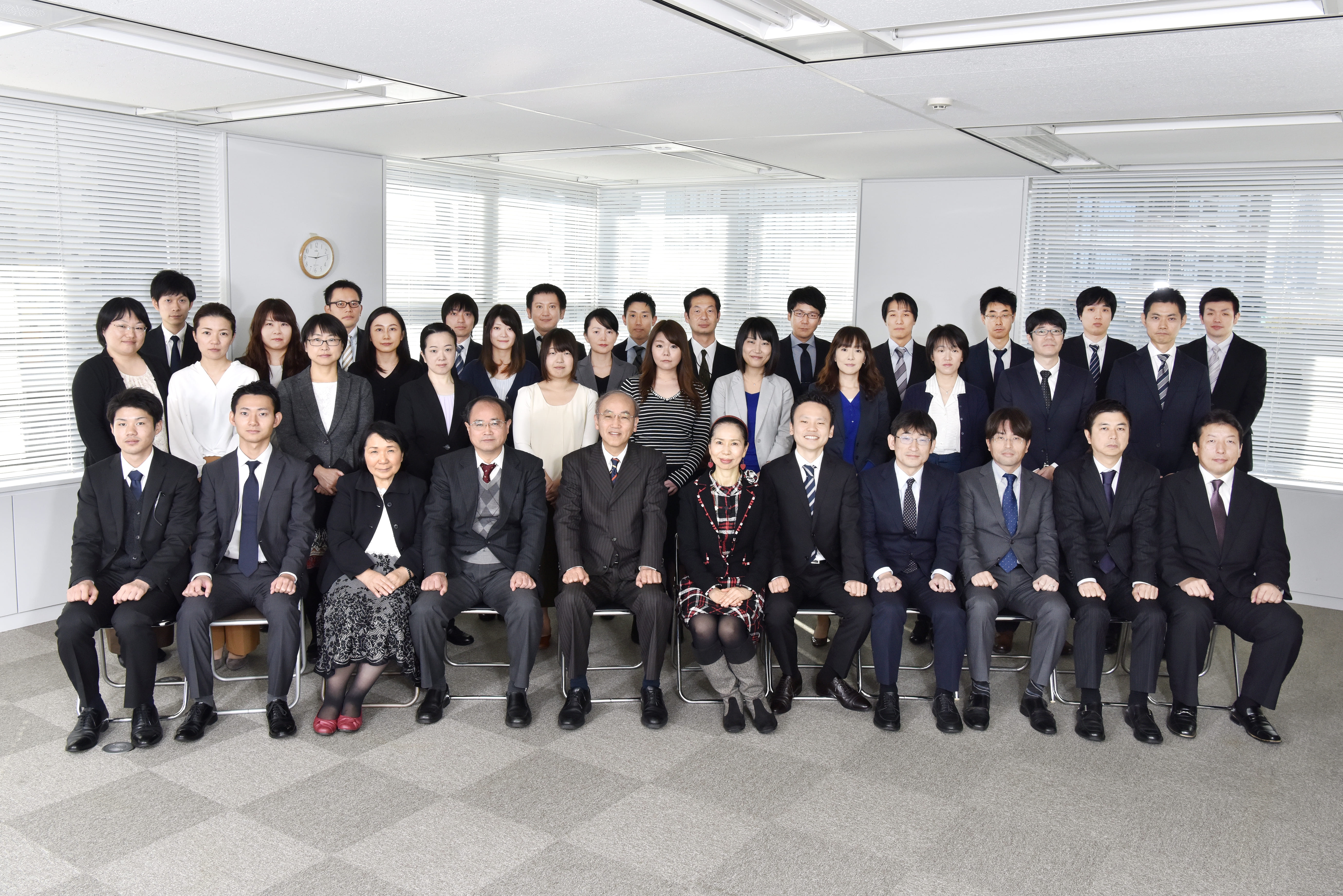 【社労士スタッフ】労務経験者募集！若手活躍中！時差出勤OK！週1回在宅勤務OK！ITツールを活用した生産性の高い環境で頑張った分だけ還元してもらえる社労士法人の画像