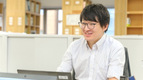 【税務スタッフ】リモート最大週4＆フレックス制◎繁忙期でも残業30h以内！資格取得との両立が叶う柔軟な働き方で、法人・個人の顧問業務を中心にキャリアアップできる、中小企業経営と相続税申告・資産対策の総合パートナーとして黒字化支援を行う税理士法人の画像