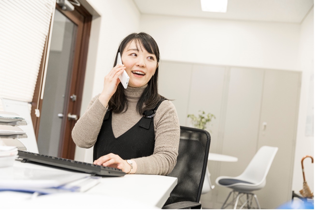 【経理】プライム上場の経理経験を積みたい方必見！フレックス／週1リモートワーク可！年休125日！上場企業で腰を据えて経理としてキャリアアップ可能！医療介護業界を支え売上高・平均成長率35％の安定成長企業の画像