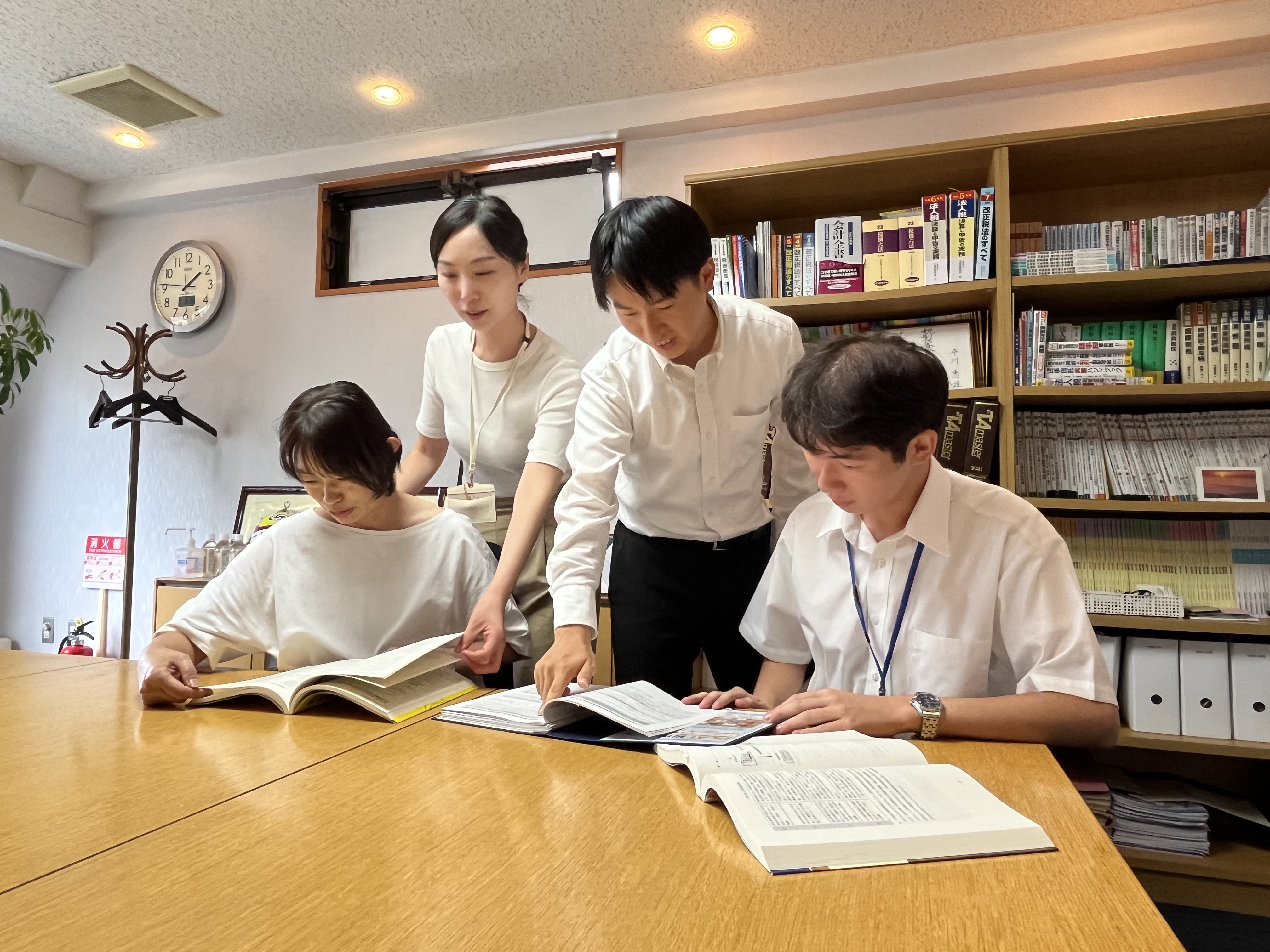 【上場企業の法人税務×専門性を磨ける環境】相続・承継・再編など高度税務にも継続的に携われる税務スタッフ！創業60年・顧問先1,000社超の総合ファームで経験者がさらにステップUPの画像