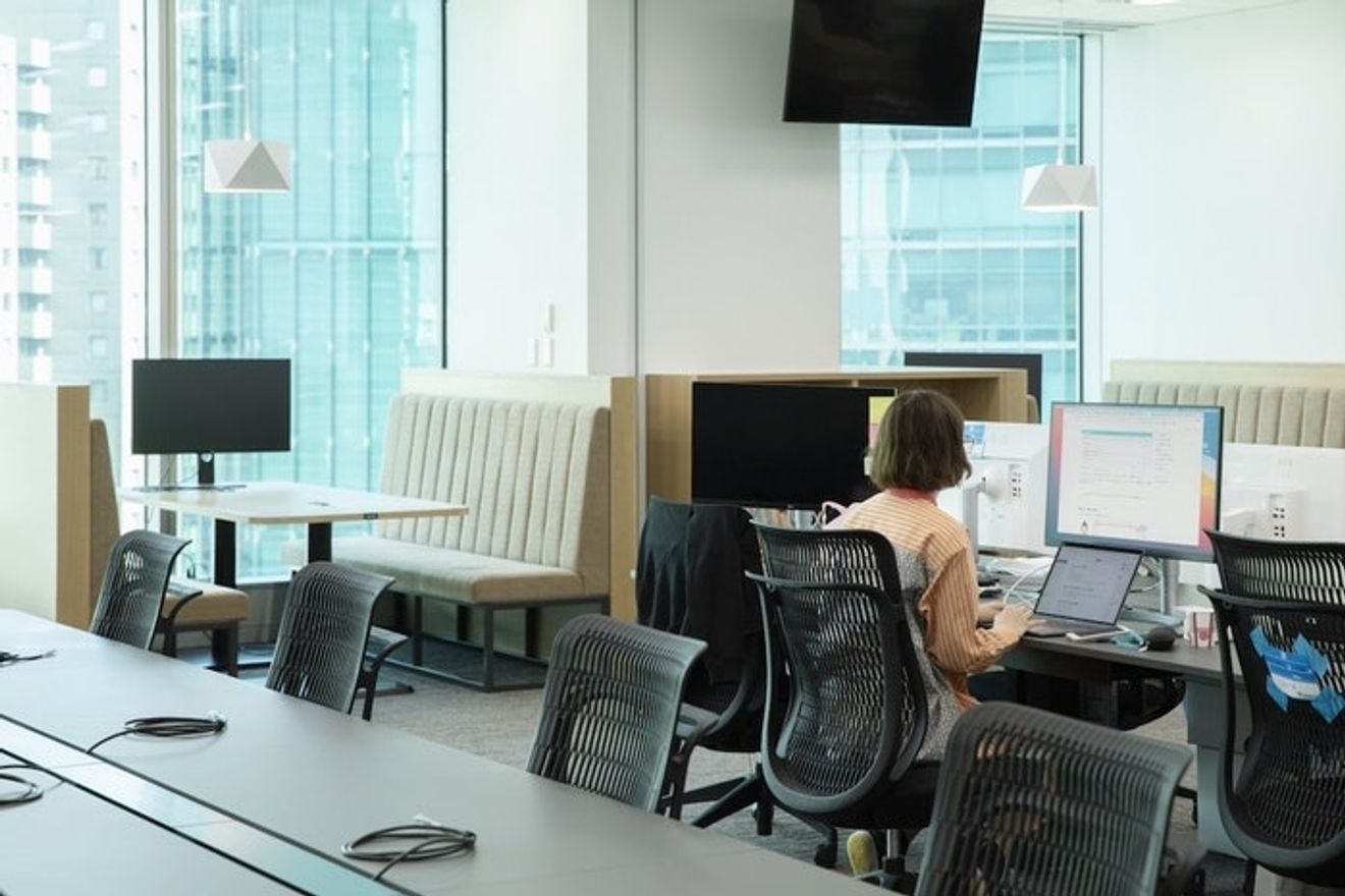 【法務】実務経験3年以上／フ...の画像