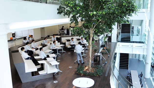 【経理】英語（ビジネスレベル）を使用する機会有！年間4000以上の新製品を生み出す独立系Tire１サプライヤーの画像