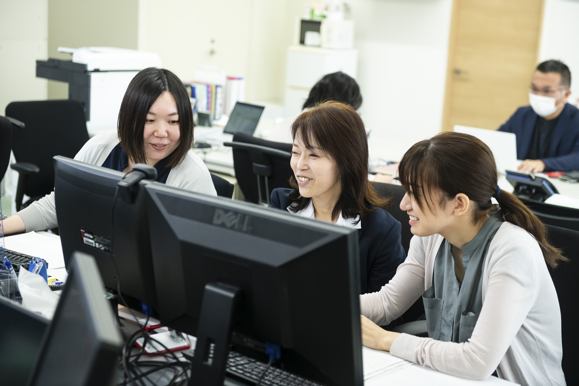 【税理士補助】科目合格者募集！有給取得率100％！プライベートも充実できる！税理士を目指し切磋琢磨できる環境が整う税理士事務所の画像