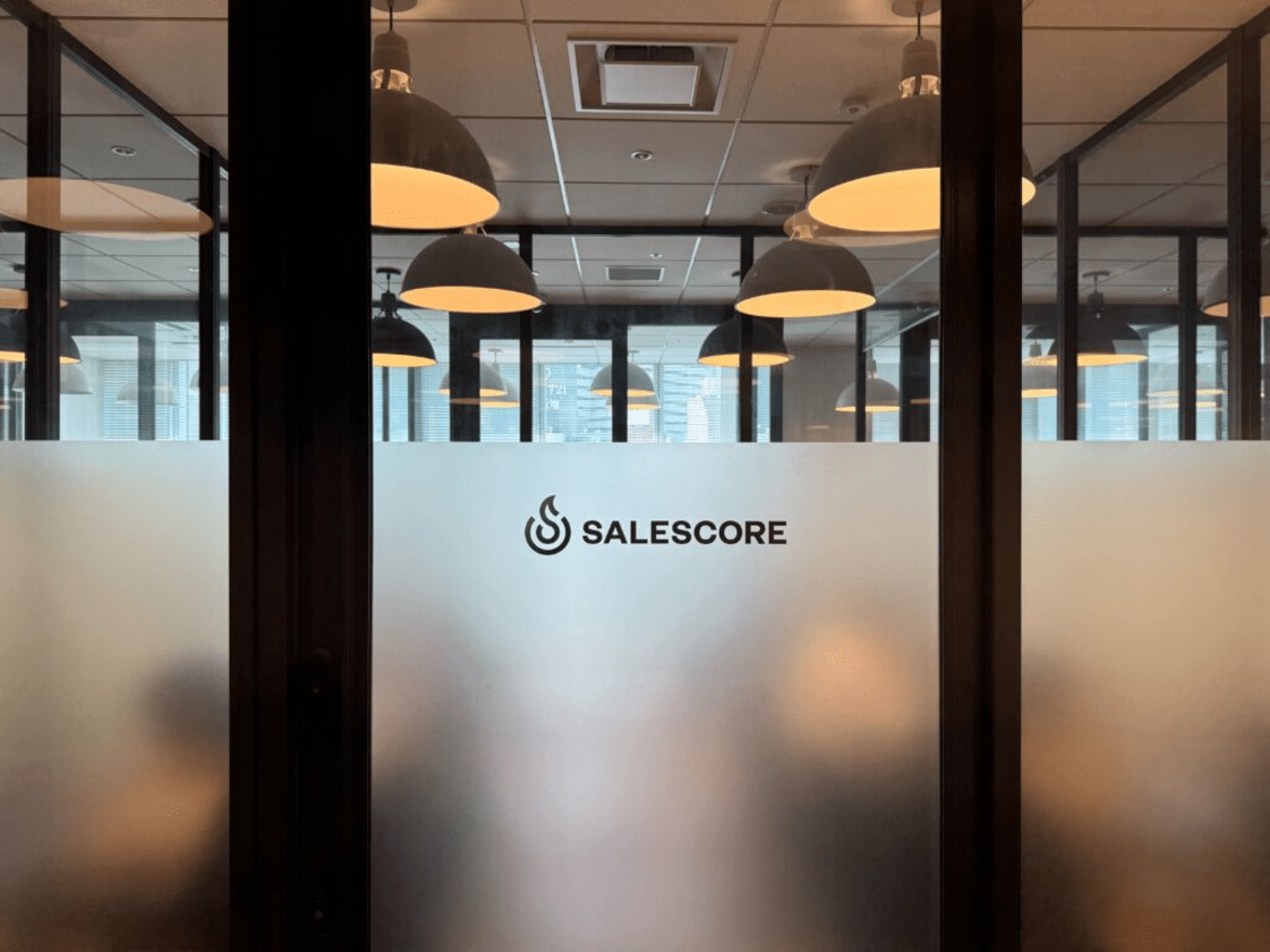 【IPO準備×急成長SaaSスタートアップ】組織拡大を支える中核ポジション！契約・SO運用・規程整備をリード！セールスイネーブルメントSaaSと、強い営業組織構築支援に特化したコンサル事業を展開する企業の画像