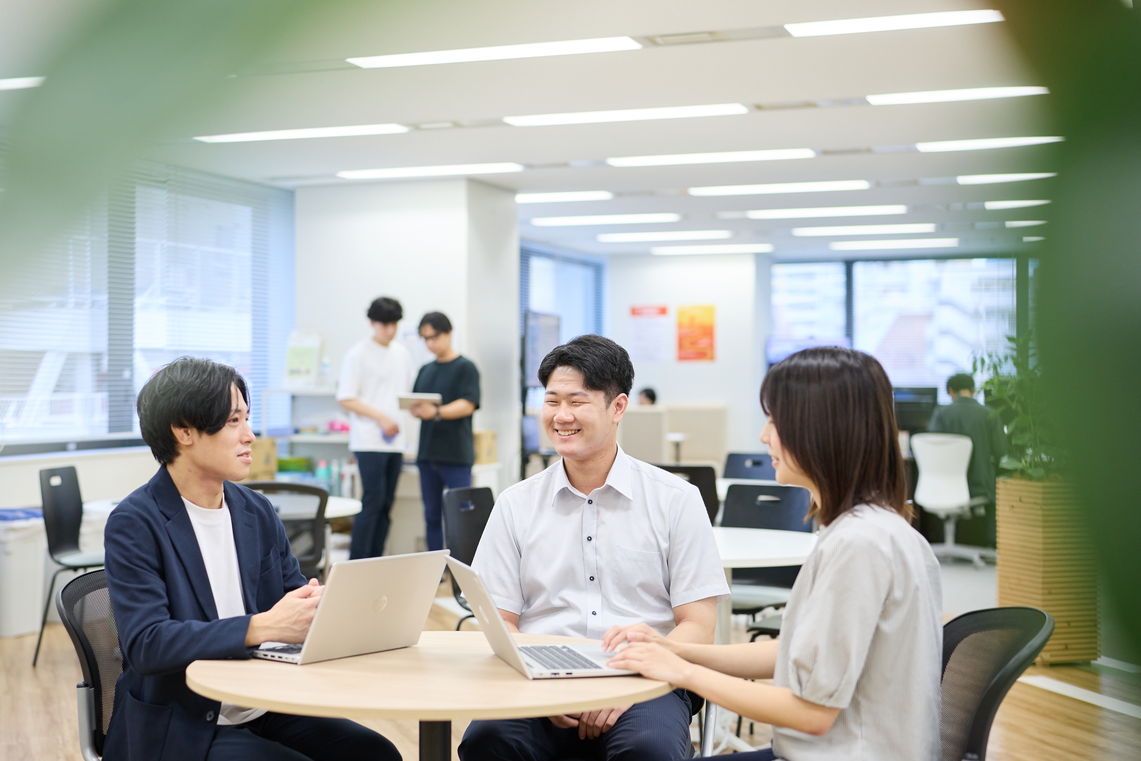 【リモート・フレックス有！】チーム制×上長レビュー体制で段階的に成長！税務＋保険・資産提案まで安心して挑戦できる若手税務コンサルポジションの画像