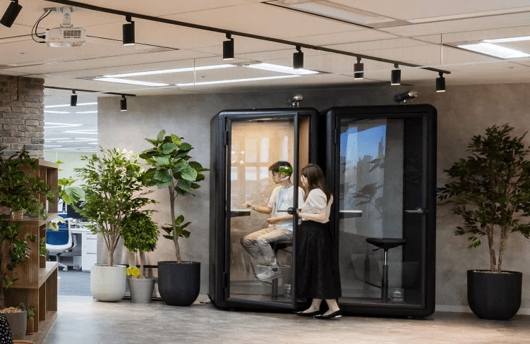 【人気求人】プライム上場グループの安定基盤×リモート＆フレックスで柔軟に働ける！業界最大規模のホテル予約メディアを運営し、海外展開に向けて拡大を図る企業の画像