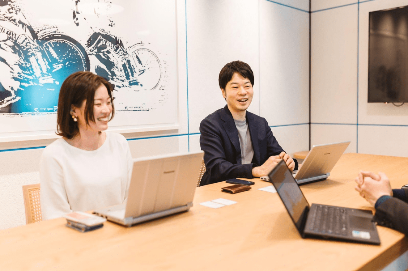 【フルリモート案件！】年間休日125日！仕事と勉強の両立が可能な柔軟な働き方◎自動化×定型化による効率化重視！創業期から成長期の企業特化型の経営コンサルティング会社の画像