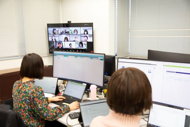 【社会保険労務士】リーダークラス募集！DX導入により効率化を図り、お客様のお悩み対応や成長に尽力できる社労士法人の画像