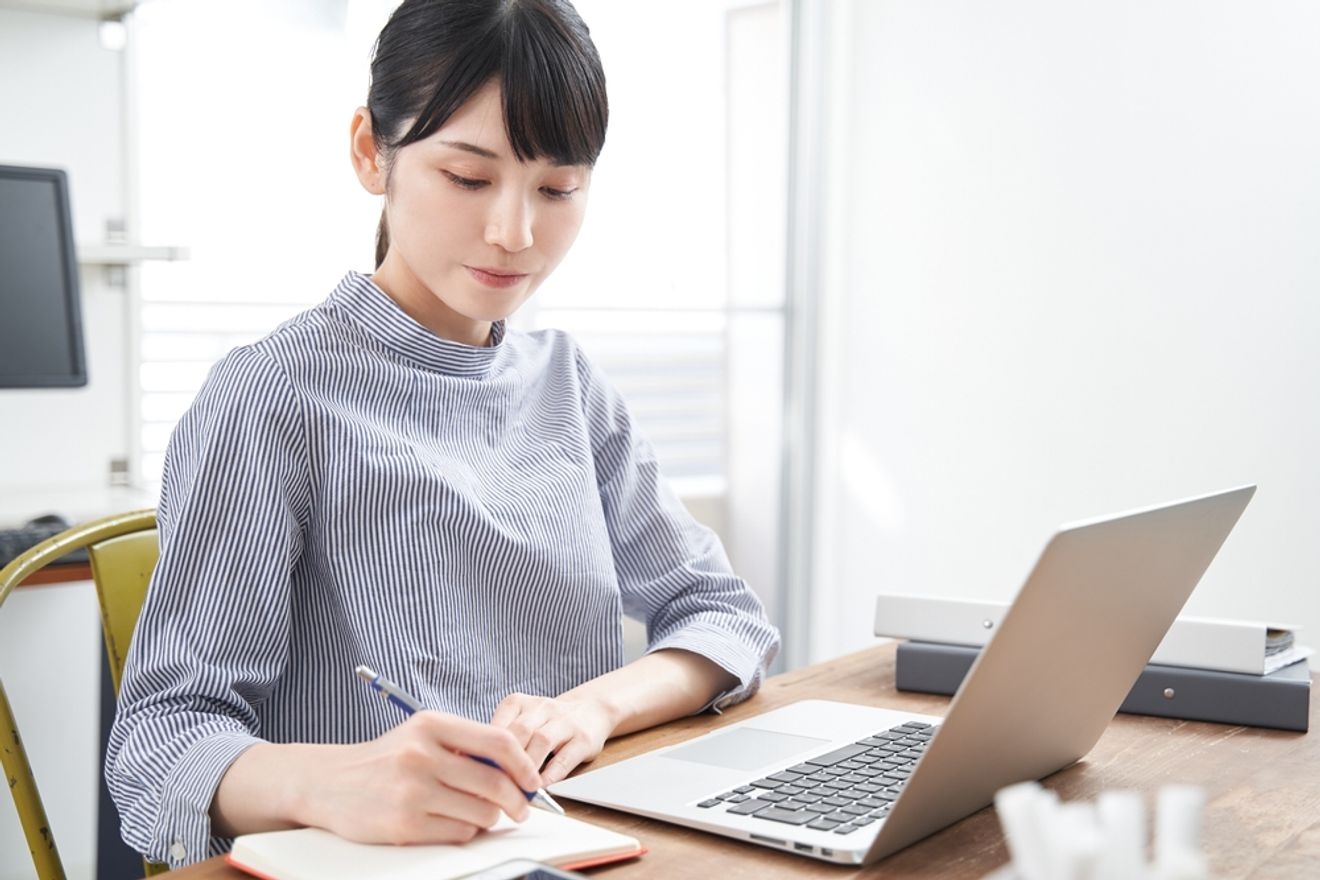 フリーランスの方必見!消費税はクライアントに請求すべき?わかりやすく解説します!