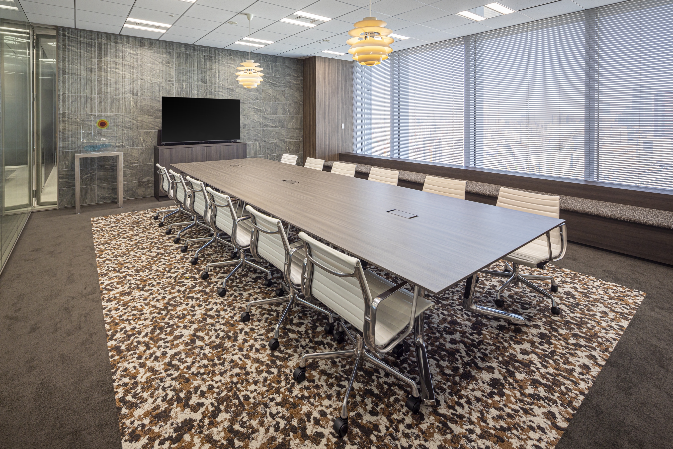 【財務】リモート週3回／中古車買取のパイオニア・「ガリバー」ブランドを中心として、日本全国に約500店舗展開、売上高2,037億円のプライム上場企業の画像