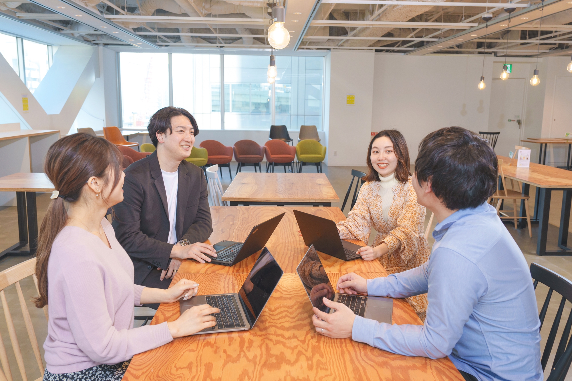 【経理】経理スタッフ募集！導入社数は3年で20,000社を突破！世界中の"現場"の生産性を圧倒的に改善する現場DXプラットフォームを提供しているSaaSスタートアップ企業の画像