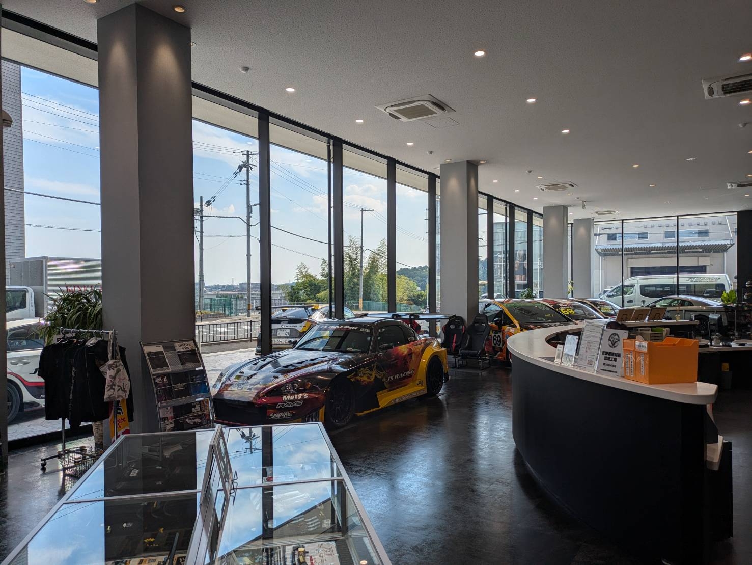 【内部監査】年休120日◎／残業少なめ◎／住宅手当あり◎／★☆2023年に新設された本社ビルでの勤務☆★世界シェアNo.2／創業35年、世界中にファンを持つHONDA車用パーツメーカーの画像