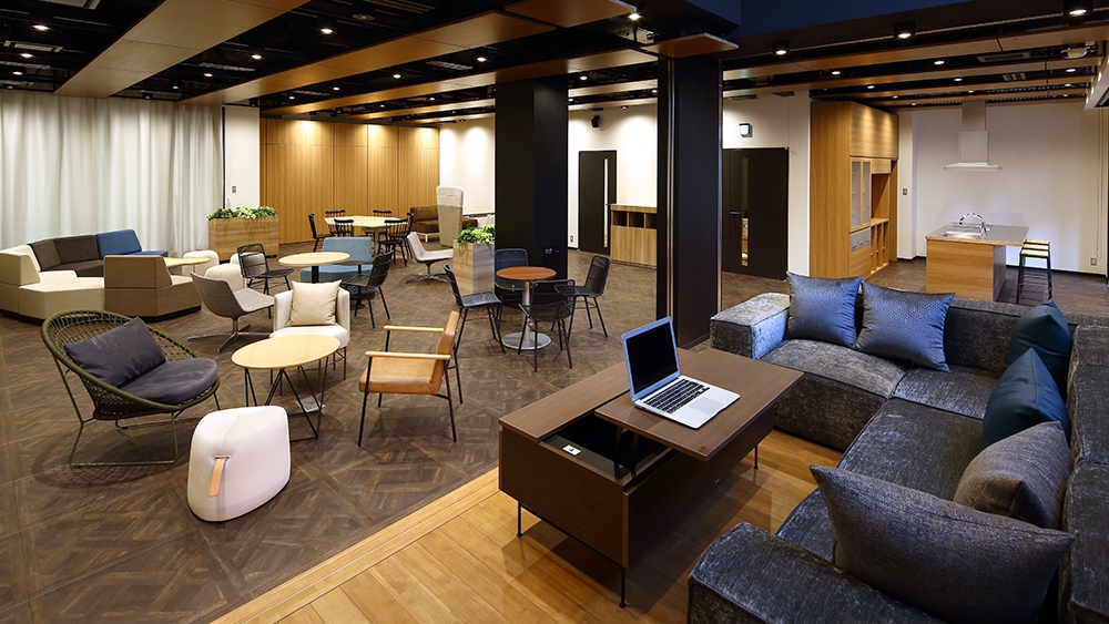 【管理部マネージャー候補】年間休日120日◎／土日祝休み◎／業界トップクラスのシェア／1960年代創業、自社開発高機能プラスチック製の理化学機器の製造を手掛け、景気に左右されない経営を続ける業界のパイオニア企業の画像