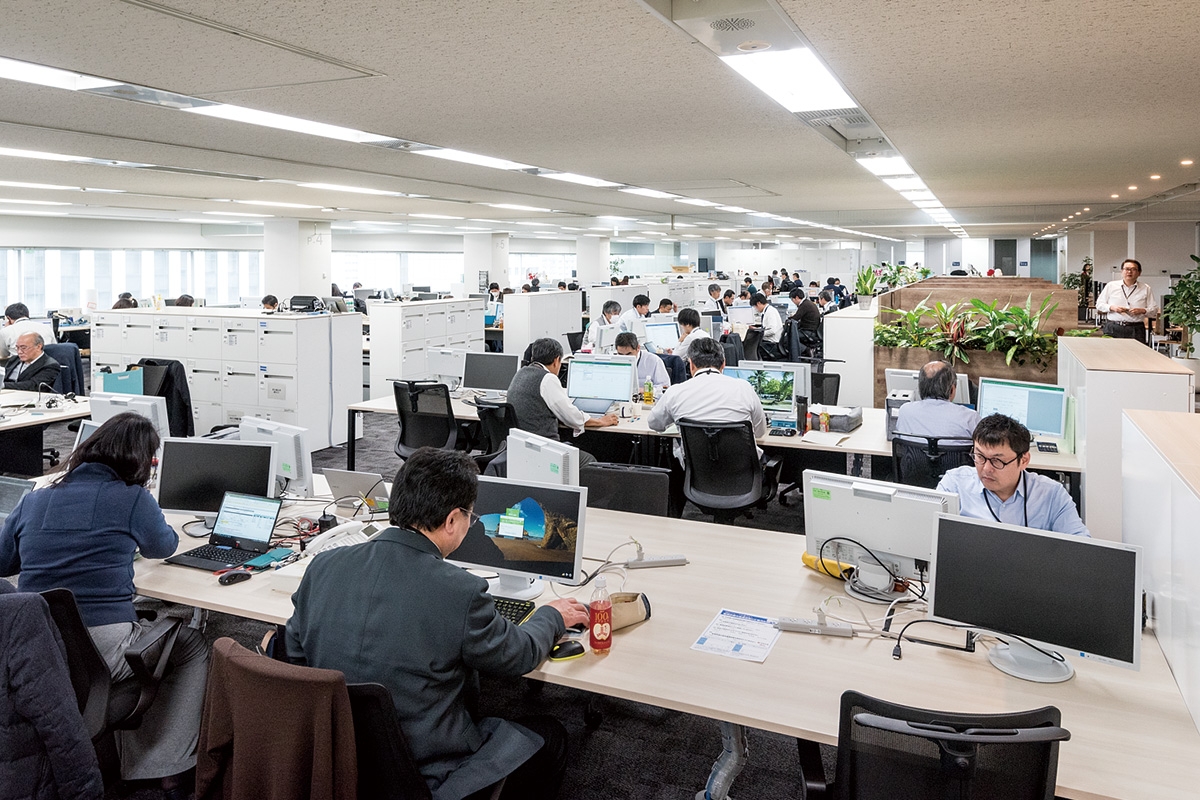 【経理】英語力を活かしたい方必見！年間休日127日！個人から法人、官公庁まで幅広い顧客にサービスを提供するグローバル上場企業の画像