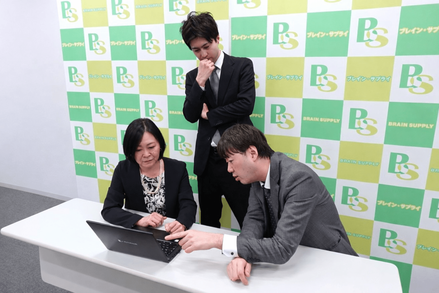 【専門職×組織の頭脳】業務サポート室｜法改正対応・資料作成・研修企画で法人全体を支える“知的生産ポジション”の画像