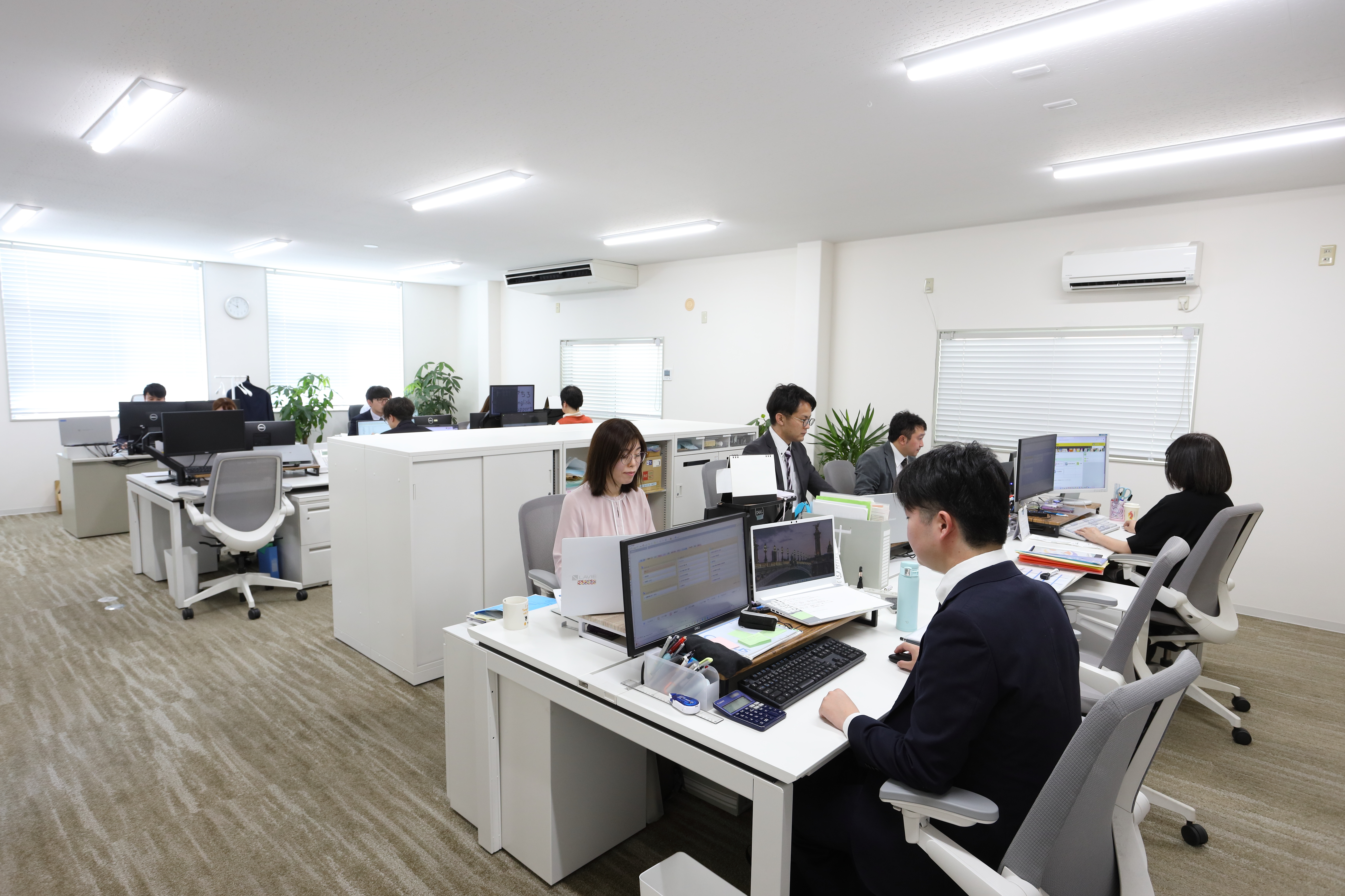 【税務会計スタッフ】経験者はもちろん、未経験者も歓迎！創業70年以上で事業承継や相続が強い！地域密着型でお客様からも長年愛され続けている税理士法人の画像