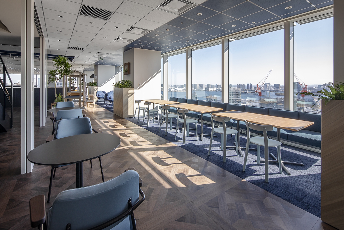 【法務】会社の成長を支える法務経験者募集！TOEIC600以上！20カ国以上での拠点でグローバルに活躍できる上場企業の画像