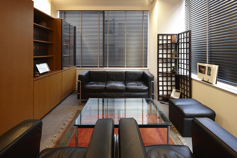 【税務会計】7時間労働／中小から大手まで幅広いクライアントを抱え、相続のご経験も可能／柔軟な働き方に自信をもつ、資格取得を応援／ご家庭との両立歓迎の税理士法人の画像