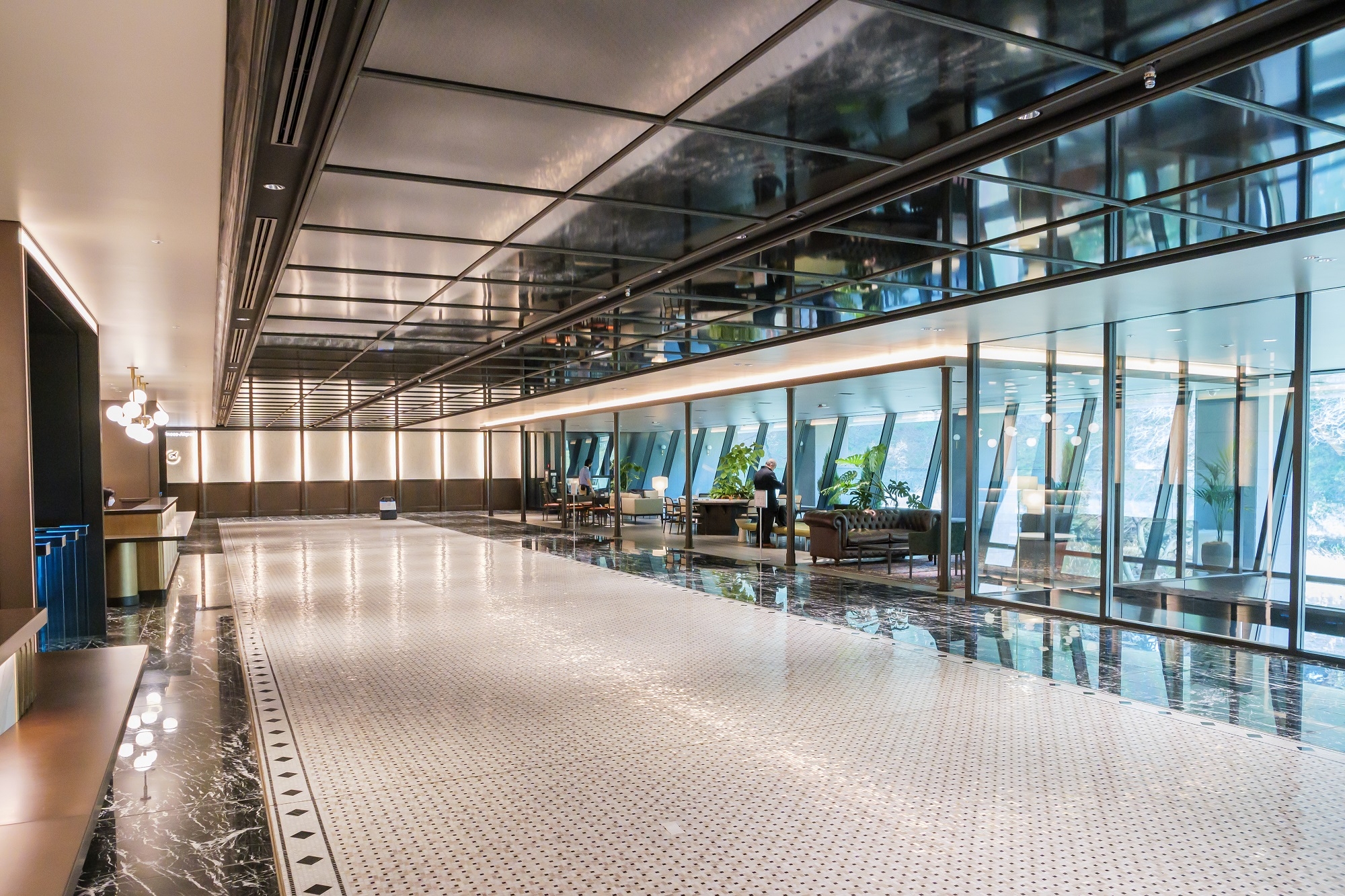 【税務会計スタッフ】税理士試験の勉強と実務を並行できる！新オフィスに移転！柔軟で自由度の高い環境の下、多彩なキャリアフィールドで成長できる税理士事務所の画像