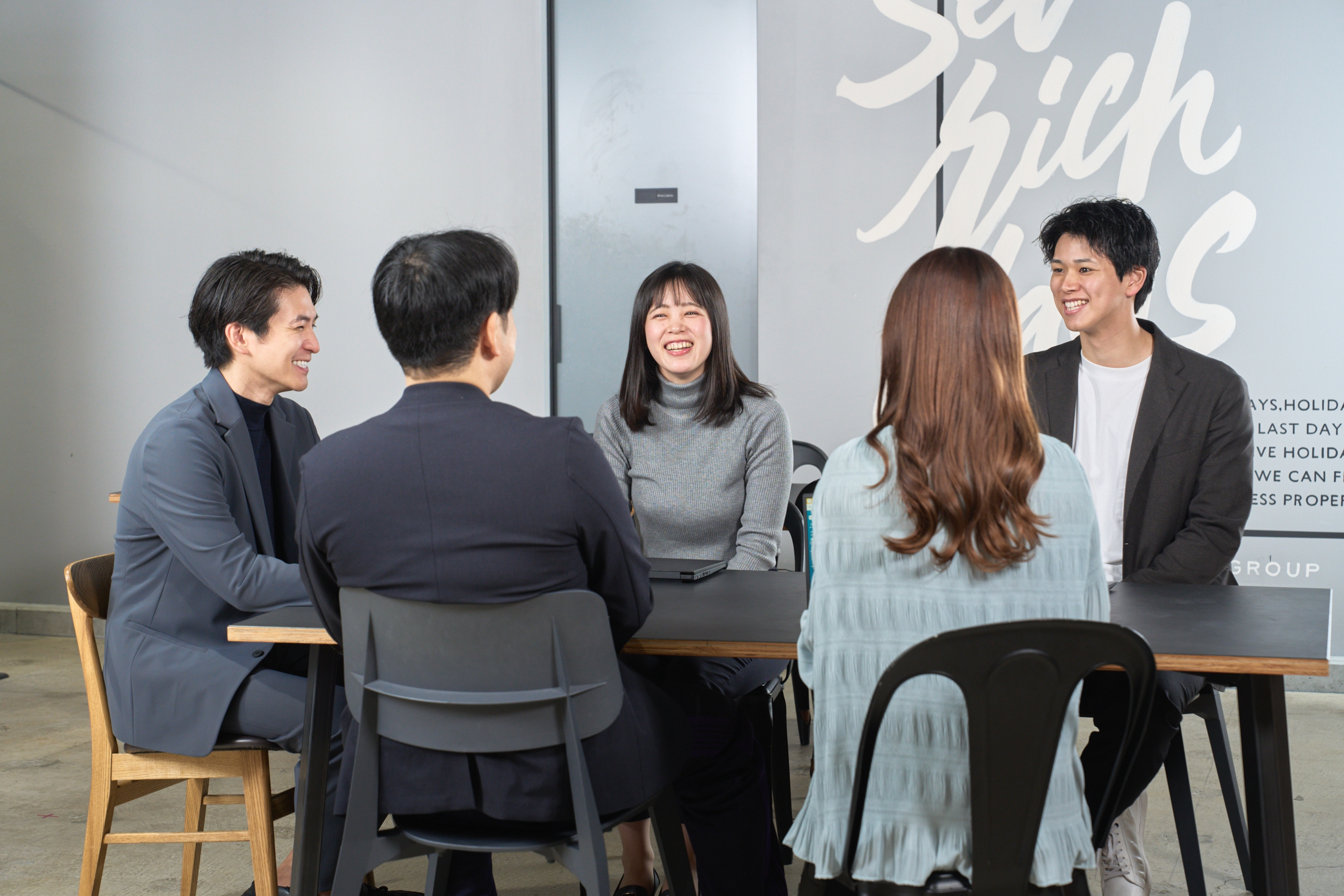 【労務を“任される立場”へ】 クラウド／SmartHRなどDXを推進し、複数社の労務体制を設計・統括するリーダーポジションの画像