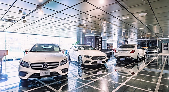 実働7.5時間×賞与年3回｜残業少なめでワークライフバランス充実｜高級車ディーラーを支える安定企業で管理職候補への画像