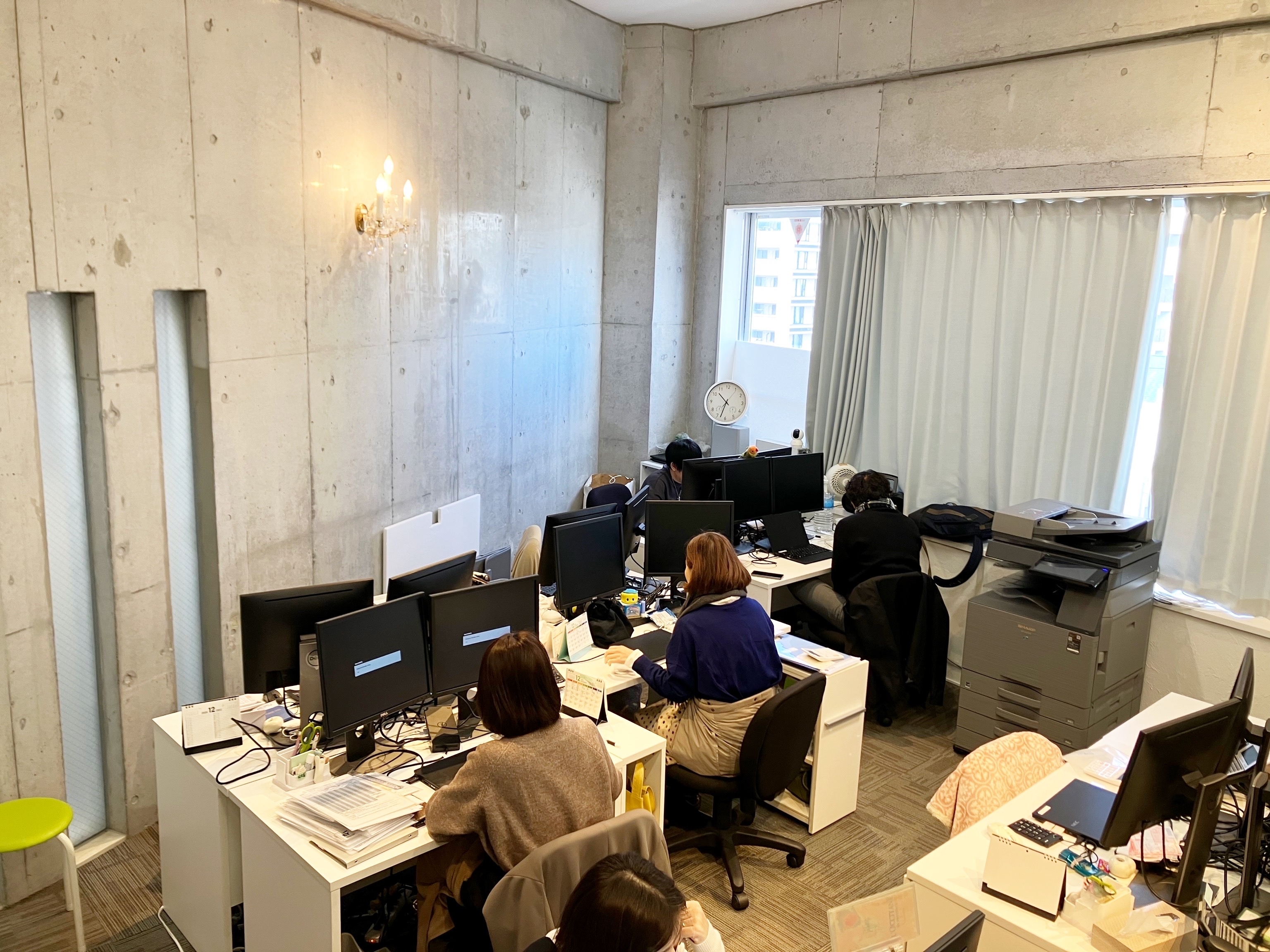 【労務スタッフ】時短勤務可能！社労士経験を活かして裁量を持って働ける、残業が少なく女性が働きやすい社労士法人の画像