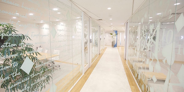 【法務】リーガルマネージャー候補！買取・販売の循環を実現する総合リユースサービス「バイセル」を展開しているグロース上場企業の画像