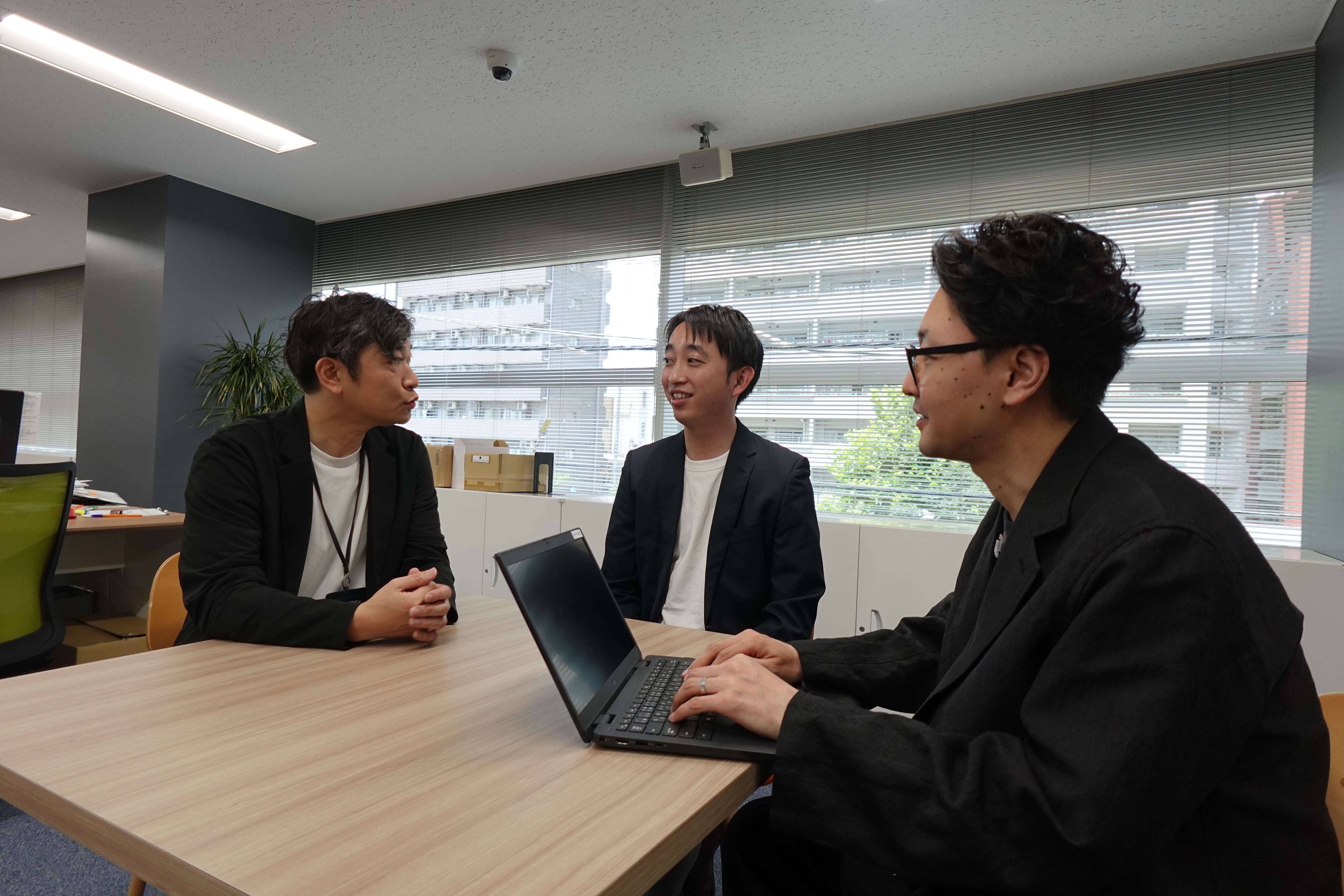 【大手・上場企業の労務コンサルへステップアップ】ホワイト企業GOLD認定｜週2リモート×フレックス完備の社労士法人の画像