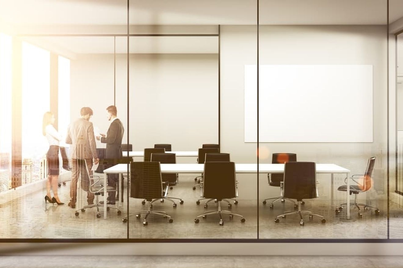 シェアードサービスとは？運用方法やメリット・デメリットも解説！