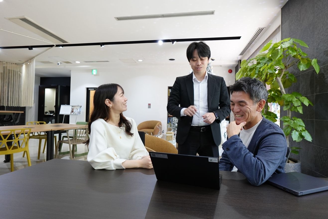 チーム制で担当するので属人化...の画像
