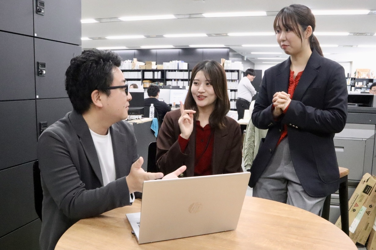製販分離×DXで顧客支援に集中できる環境｜残業月平均20時間×SAOの安定基盤で、税務顧問から経営者への財務提案まで踏み込んだ支援を実現の画像