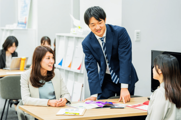 【コーポレートアドバイザリー】会計事務所経験3年以上の方求む！充実の福利厚生！仕事とプライベートの両立可能な100年以上の歴史を持つ大手税理士法人の画像