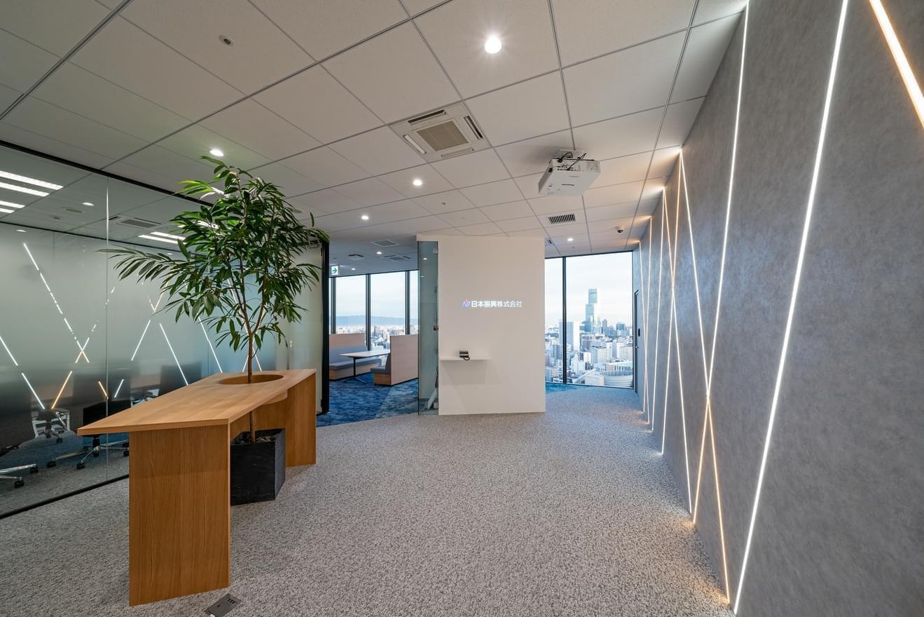 【人事（管理職候補）】「Ｒ＆Ｉ中堅企業格付」において7段階で最も高い「aaa」の評価を取得の安定企業！売上高は168億円！道路工事や河川工事といった大規模インフラ整備事業において、工事の品質を確保し、安全に進めるために事業を管理する専門機関の画像