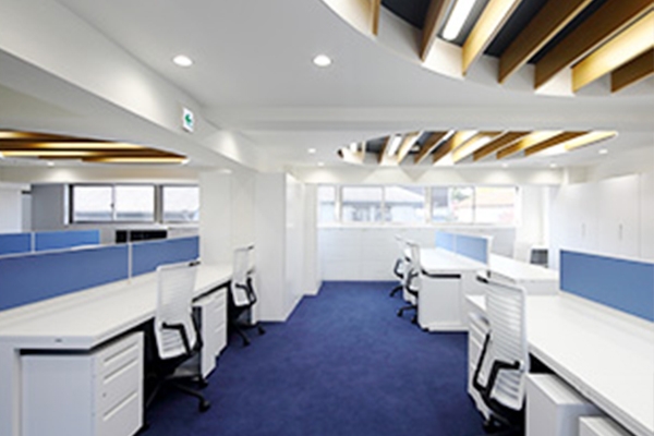 【税務会計スタッフ】繁忙期以外の残業はほぼなし！社員のほとんどが異業種からの転職だが、スタッフ定着率は高い！提携士業とトータルサポートを提供する会計事務所の画像