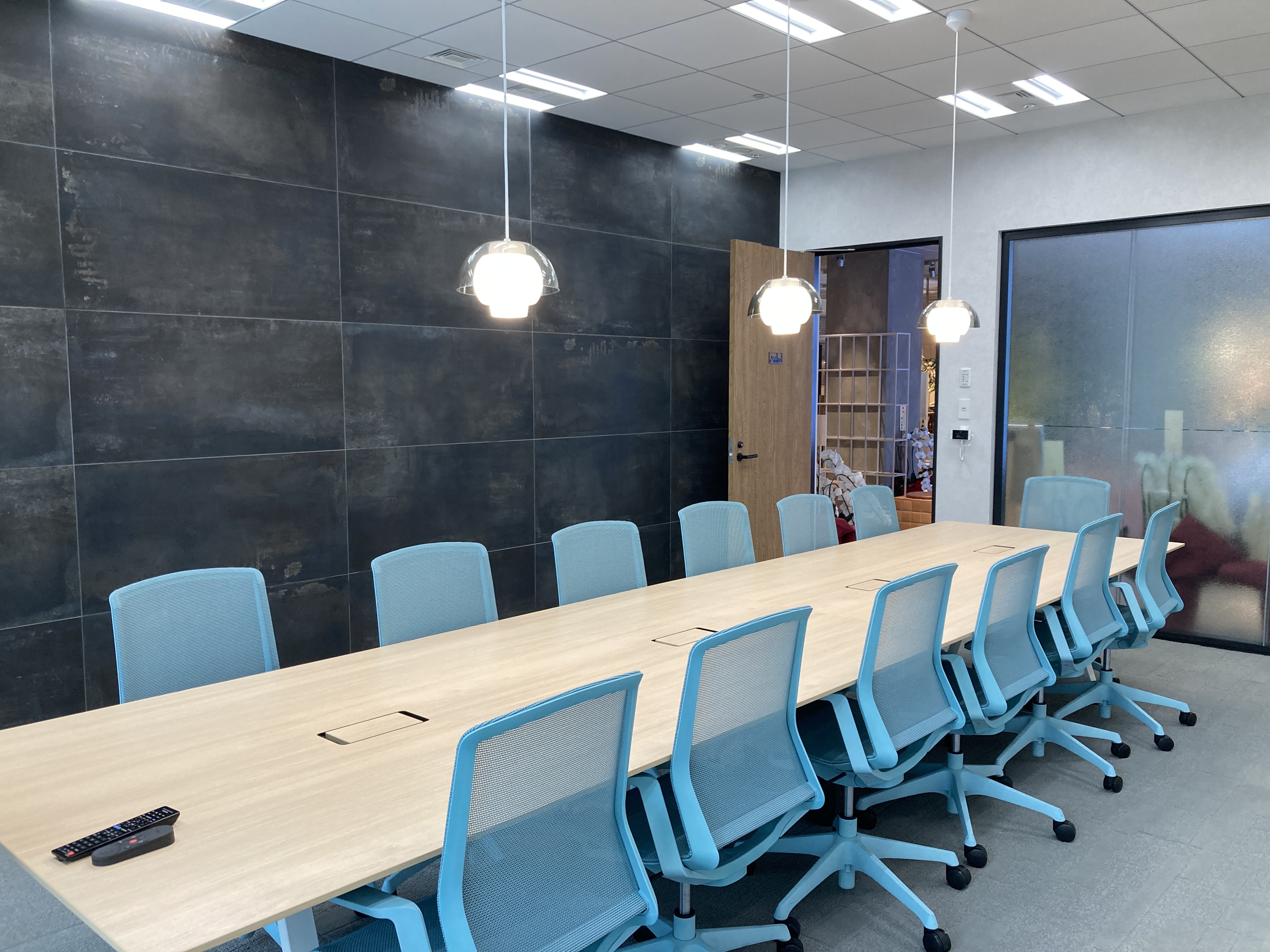 【経理スタッフ】2023年に売上高1兆円を突破した不動産業界のトップブランド！都心で圧倒的なシェアを誇る戸建事業・マンション開発事業・不動産流通事業を柱とした総合ディベロッパーの画像