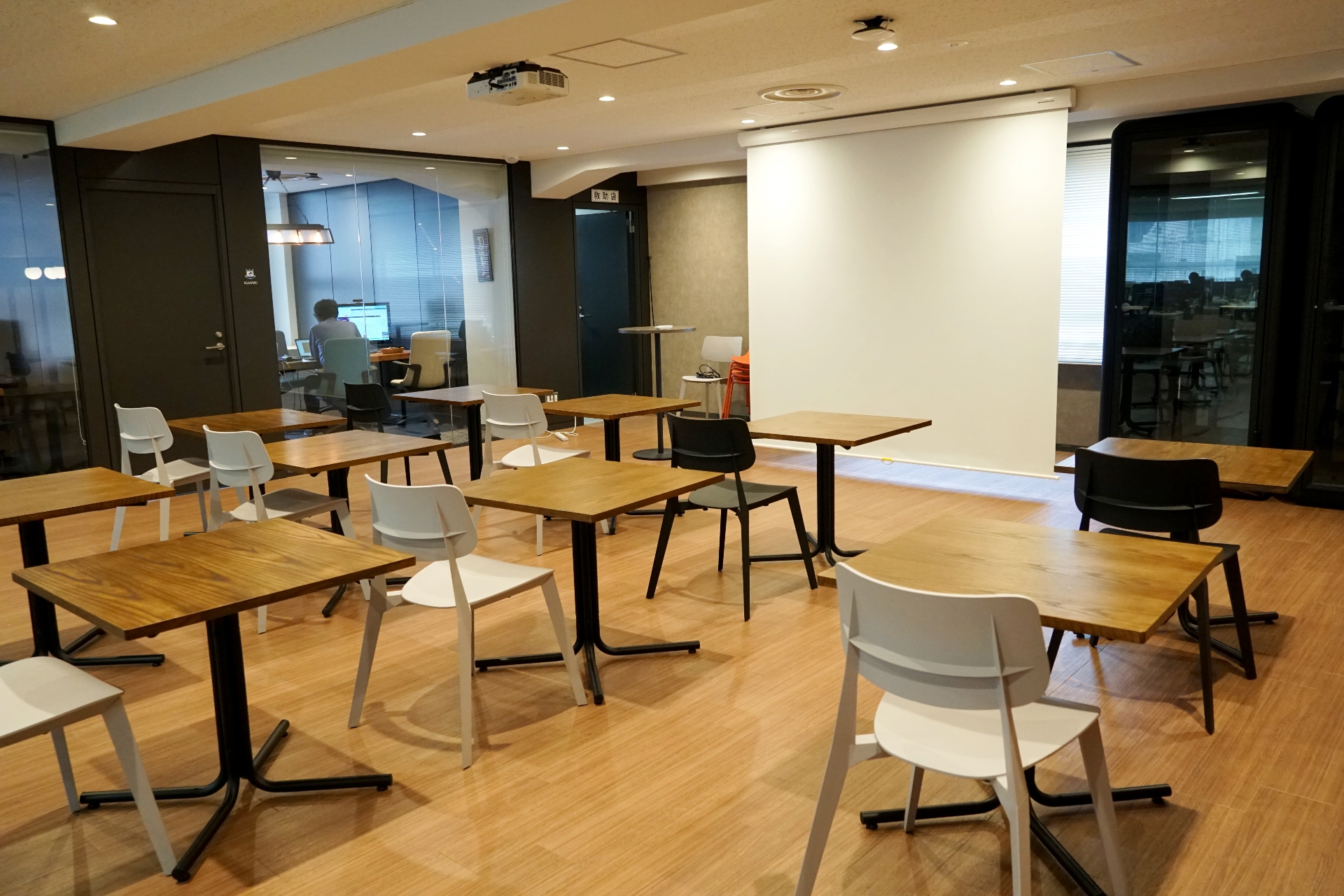 【財務経理部長候補】フレックス、リモート可！二酸化炭素売買の仕組みづくりを支援！CO２排出量ゼロのカーボンニュートラル実現を目指す！GXソリューションと企業ブランディングの2事業を運営するIPO準備企業の画像