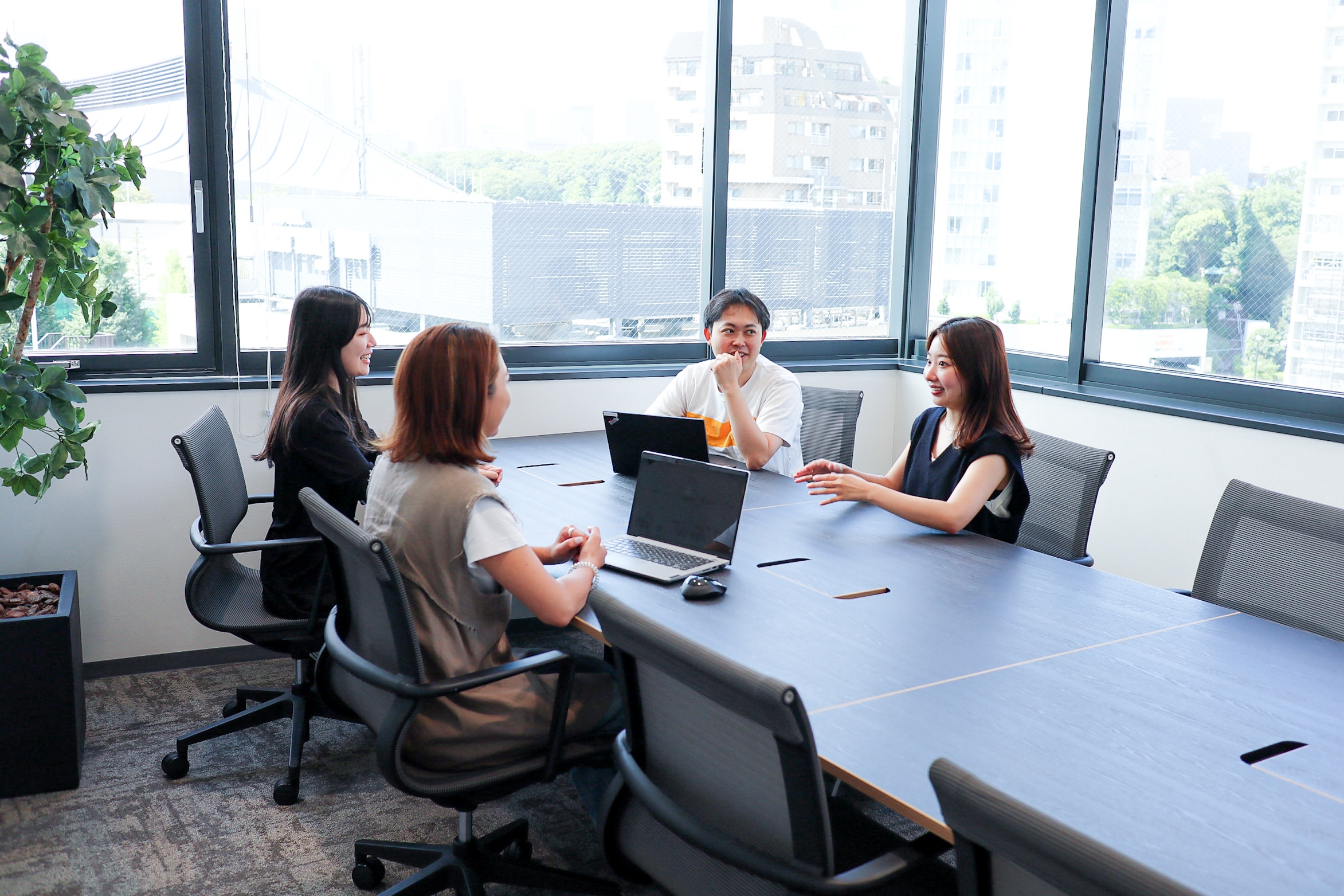 【管理職採用/税務マネージャー】裁量あるポジションで組織と自身の成長をリード！時差出勤・リモートOK！年間休日125日！急成長中の税理士法人の画像