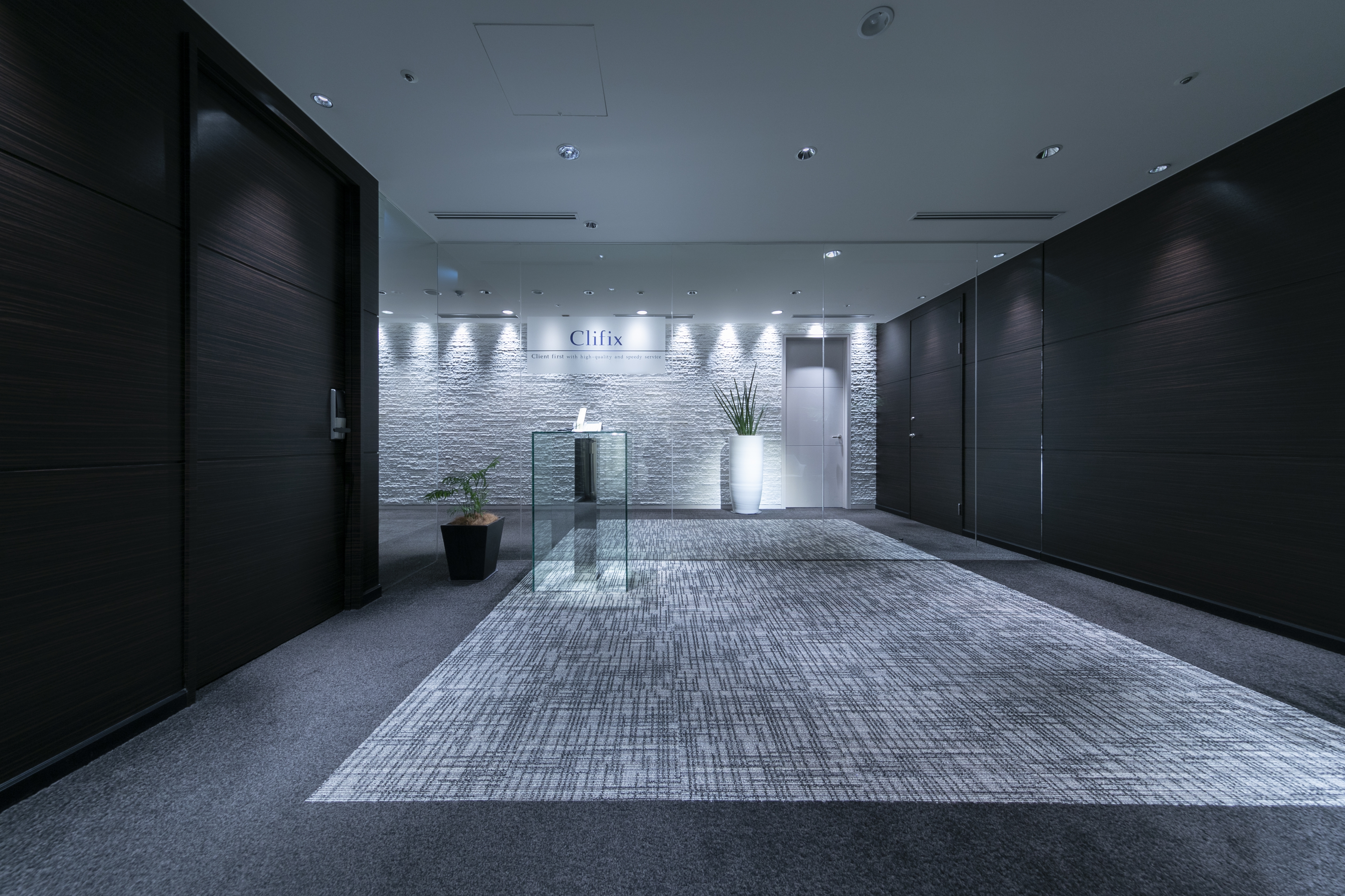 【税理士】時短勤務相談OK！科目合格3科目以上必須！リモートワーク週3日以上！働くママ多数在籍/ワークライフバランスを保ちつつ、大手金融機関、総合商社やそのグループ会社などから、ベンチャー企業まで担当できる税理士法人の画像