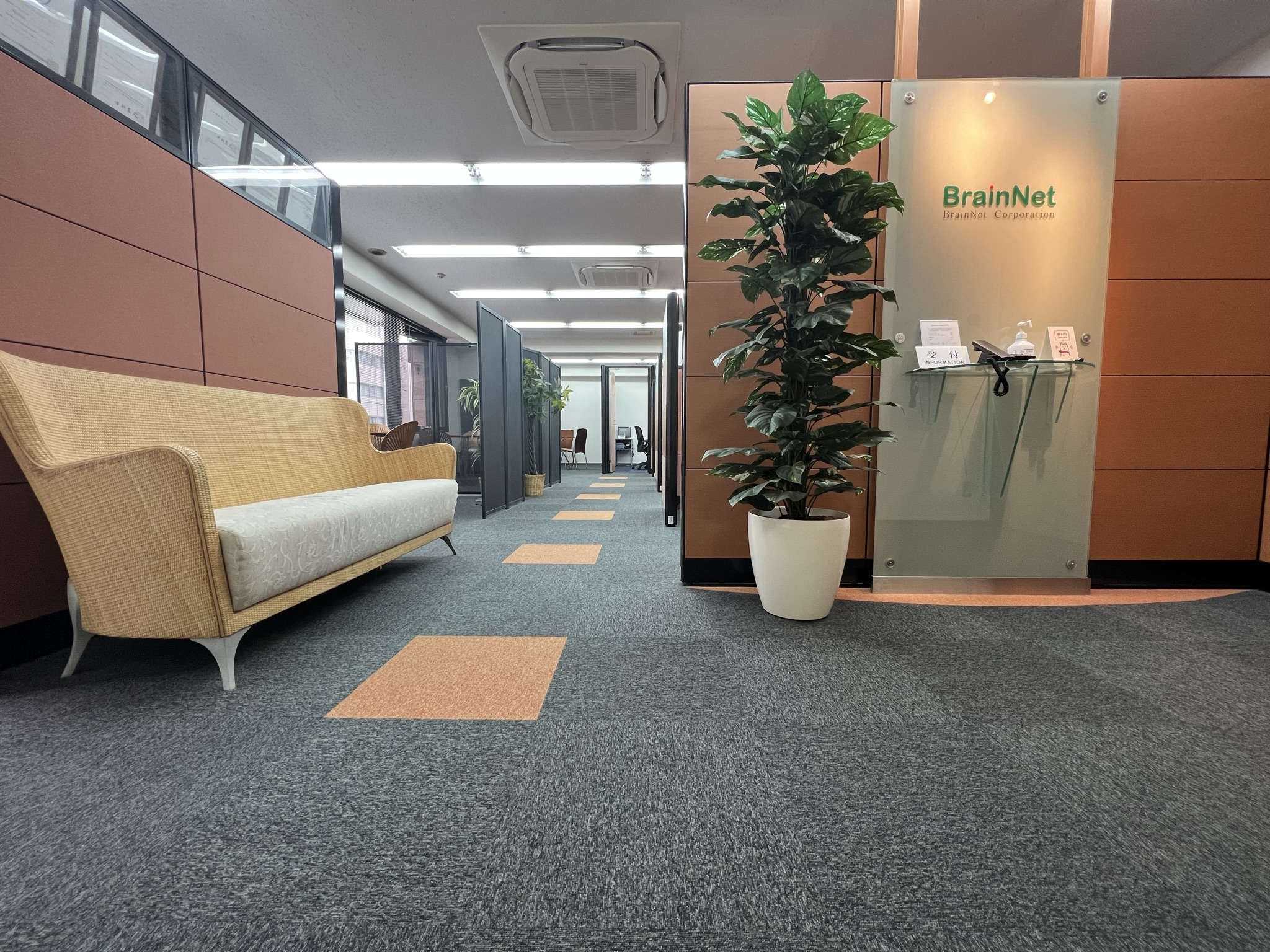 【経理】経験の幅を広げられる！残業平均2時間35分＆年間休日127日で働きやすい！IT業界に特化した人材サービスで事業展開する企業の画像