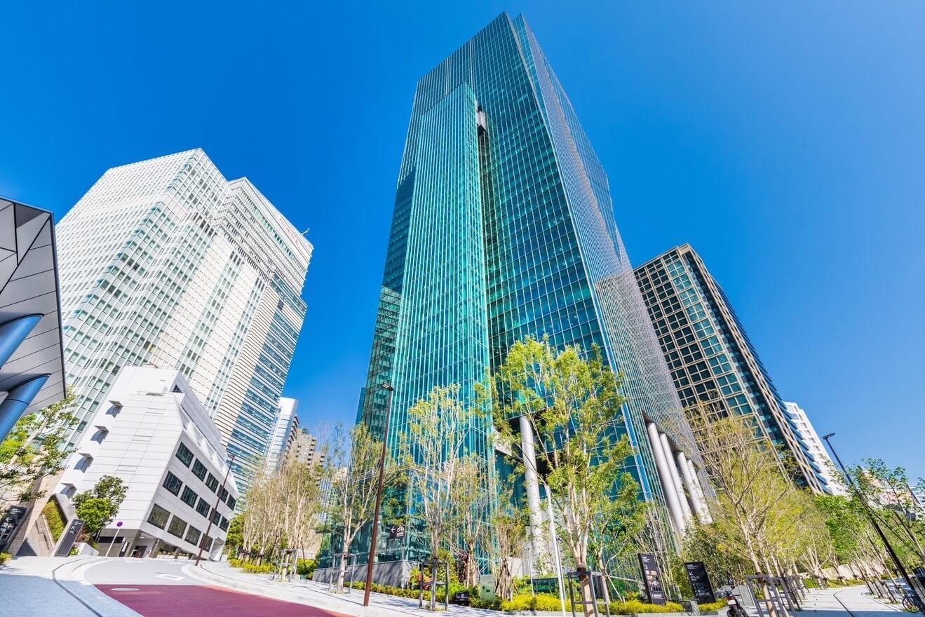 【経理オープンポジション】フレックス／ハイブリット勤務可／60以上の事業を多角的に展開しており、連結売上高は3600億円超を誇るDMMグループの持株会社で安定基盤！グループ全体の本社機能（財務、法務など）を担っている企業の画像