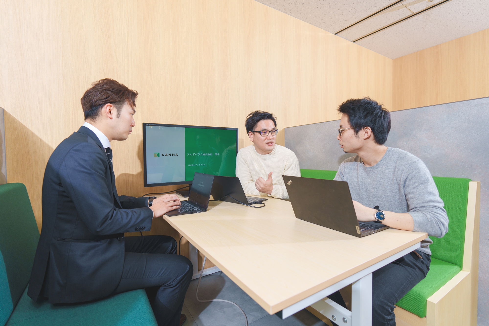 【経理マネージャー候補】パナソニック株式会社と資本業務提携を締結し、累計約31.3億円調達！世界中のノンデスクワーク業界における現場の生産性アップを実現するSaaSスタートアップ企業の画像