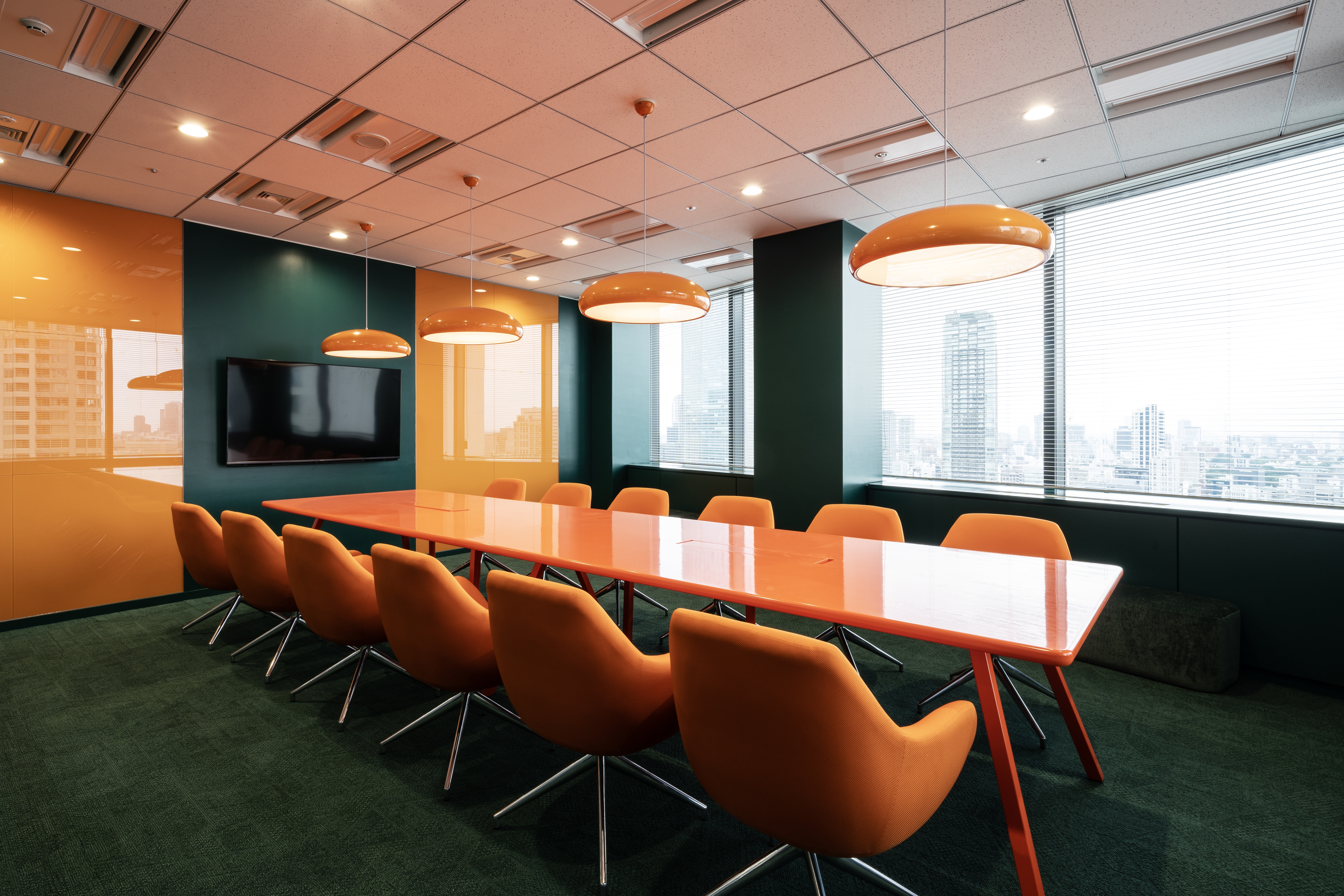 【労務コンサルタント】社労士資格をお持ちの方必見！急成長ベンチャーで労務コンサルタントとして経営者に近い立場でコンサルにも関われる環境で、若手中心に業務改善を進めながら、会計・労務・法務など幅広いスキルを学べるチャンスがたくさんあります！の画像