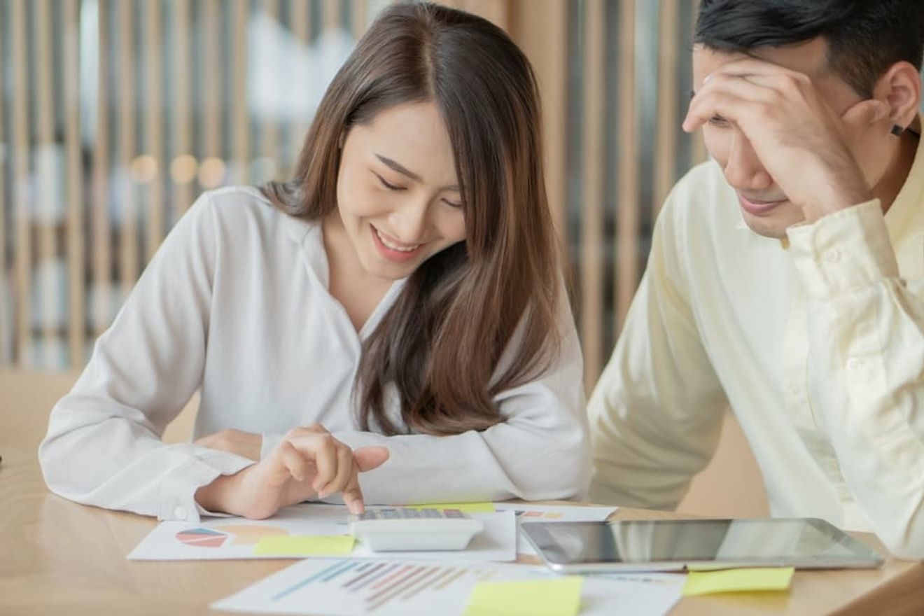 賃金台帳は給与明細で代用できる?賃金台帳の記載事項とチェックポイントを解説します!