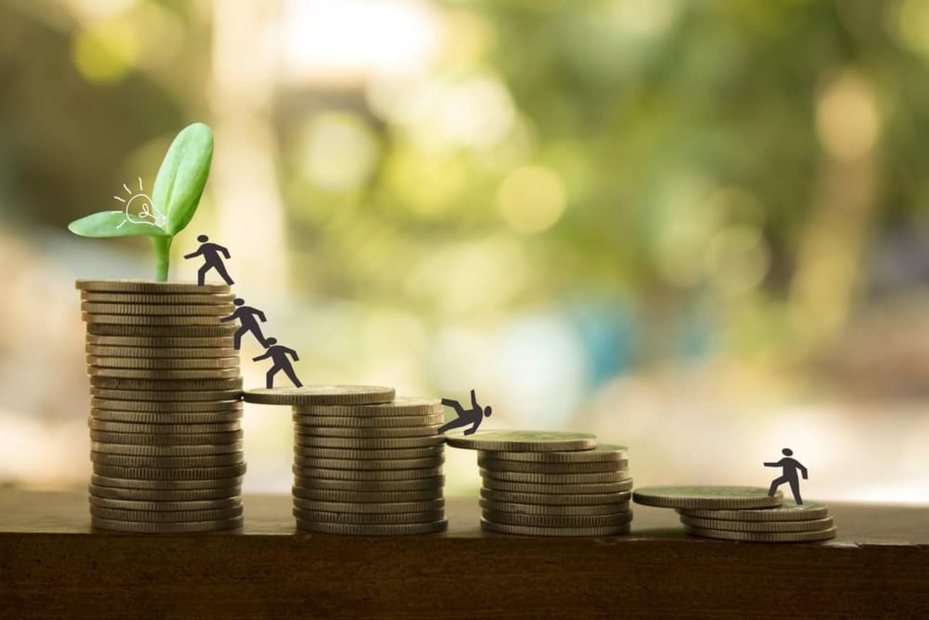 労務の業務内容による年収の違い