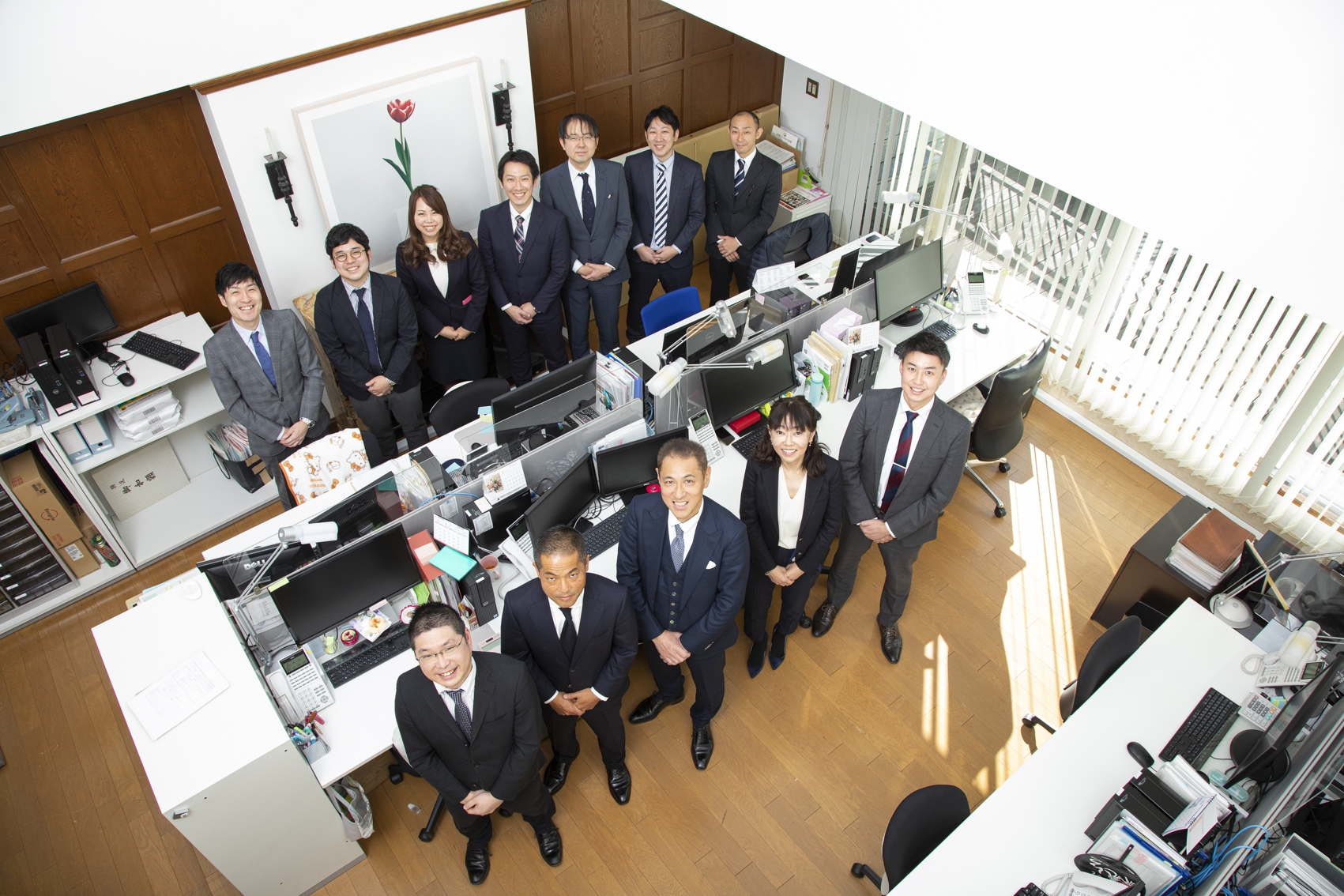 【税務スタッフ】会計事務所での勤務経験者必見！閑散期ほぼ定時帰り！10億以上のクライアントも担当可能、税務コンサルティング力が身に付く税理士事務所の画像