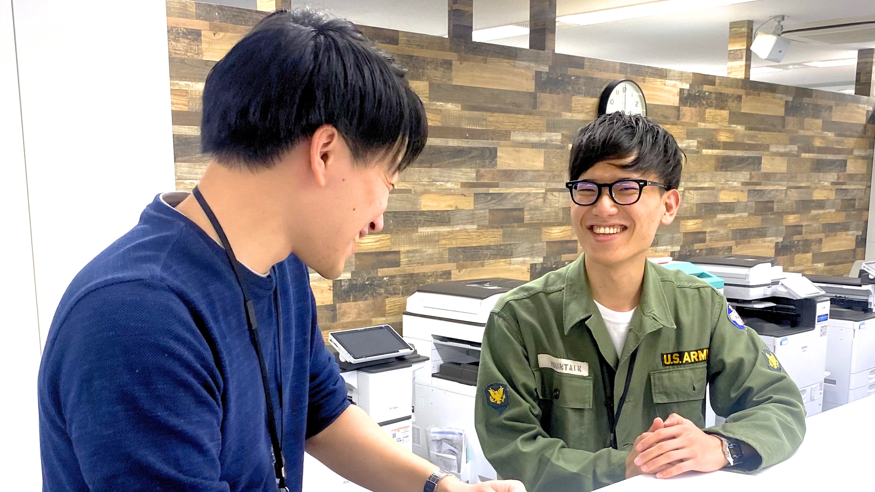 【未経験必見】フレックスあり/週2回のリモートワーク可能/ホワイト企業認定/研修期間も充実で社労士のプロを目指せる！アウトソーシングとコンサルティングの2軸で企業を支える社労士法人の画像