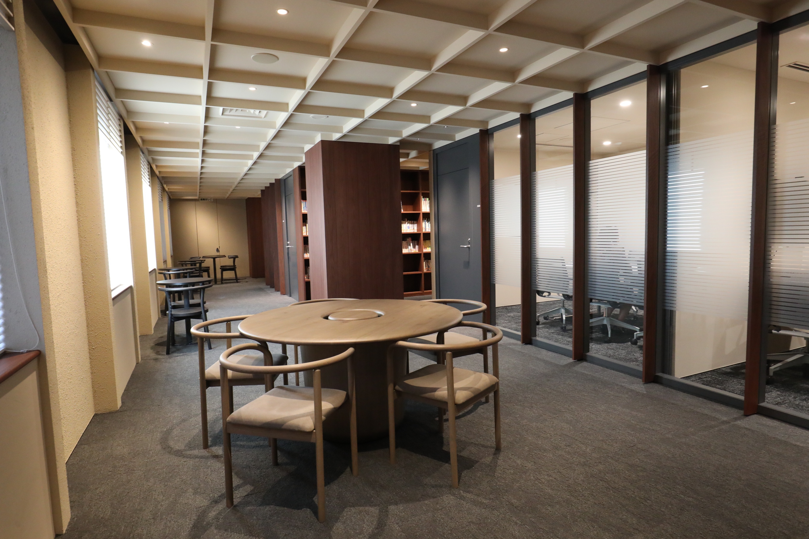 【税務会計スタッフ】7時間勤務！リモート勤務可能！社内外で充実した研修を実施！資産税に強みを持ち、定着率が高く、安心して働ける税理士法人の画像