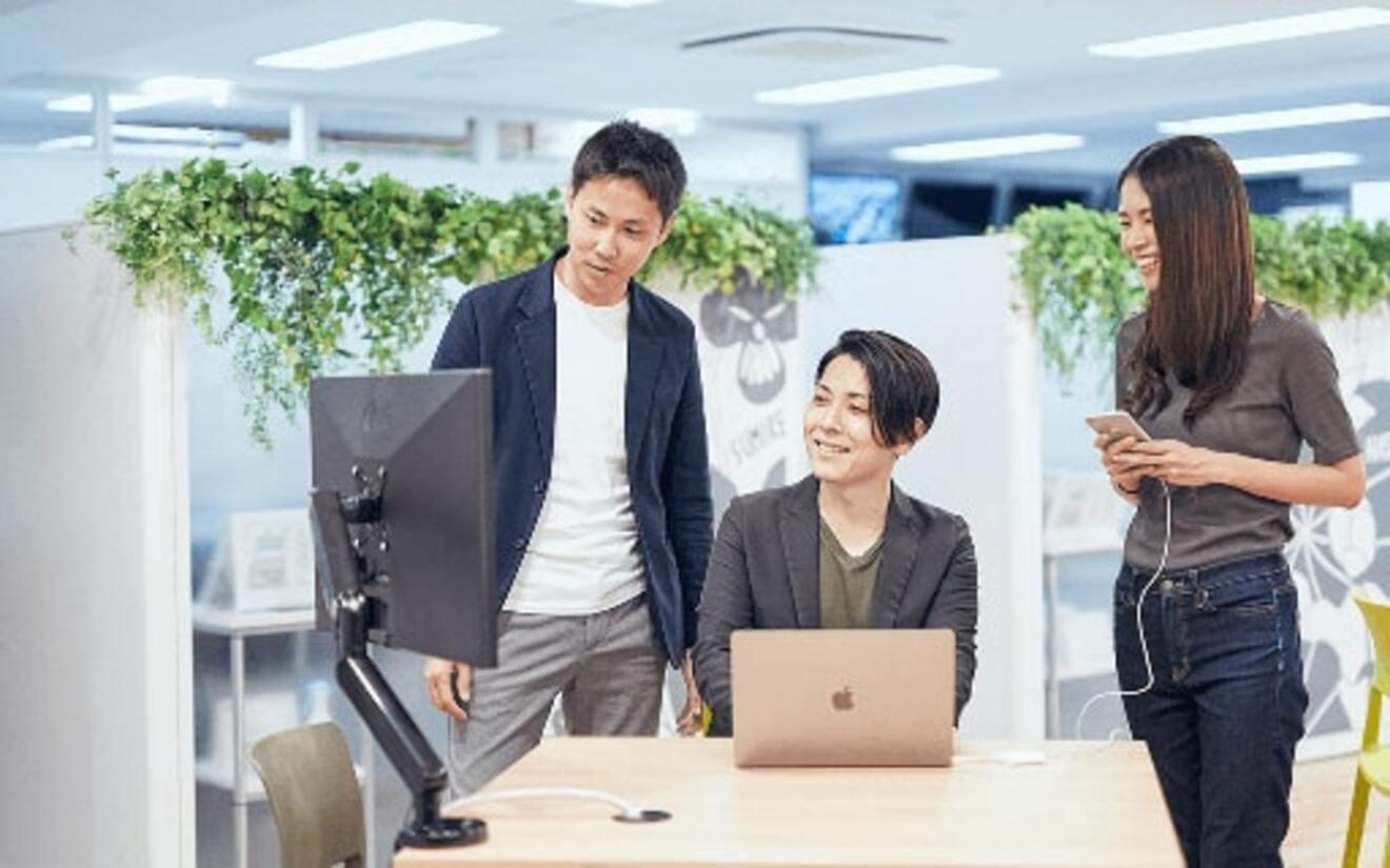 【採用担当】採用活動の最前線で活躍できる環境です！『ITで世界を変える！顧客に社員に選ばれる100億円企業』を目指し、クラウド技術やデータ・AIを活用したDXソリューション事業を展開している東証グロース上場企業の画像